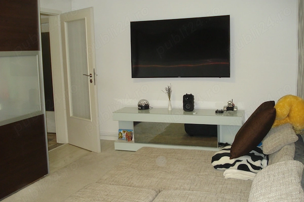 De vanzare apartament 4 camere, zona Lipovei — fotografia 1