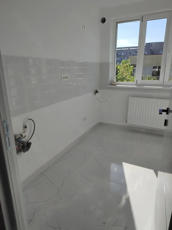 Apartament 2 camere, semidecomandat, renovat, piața Gorjului — fotografia 1