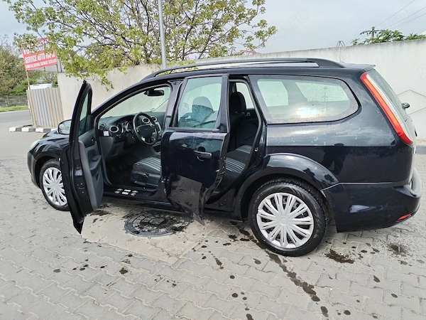 FORD Focus 2010 — imagine 6