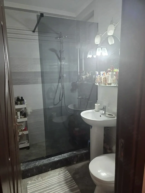 Vand urgent , apartament centru Caracal — fotografia 3