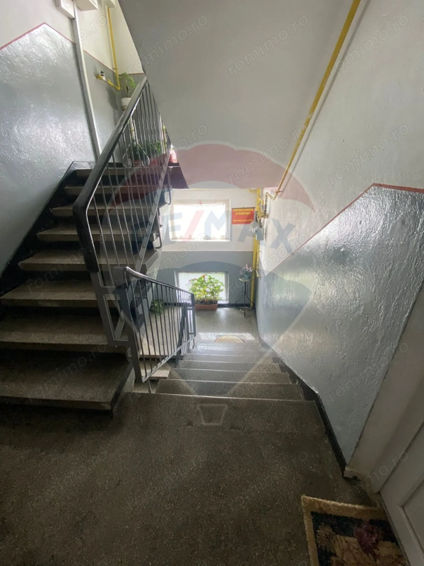 Apartament 2 camere în Mediaș – etaj 2 ideal si pt renovare — fotografia 2