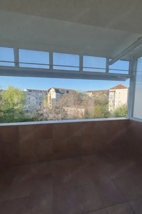 Apartament cu 2 camere, decomandat, 2 balcoane – la 3 min de Iulius Mall — fotografia 3