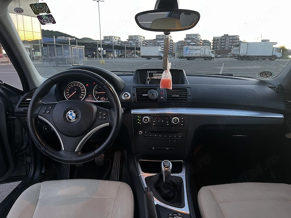 BMW 1 Series 2010 — imagine 6