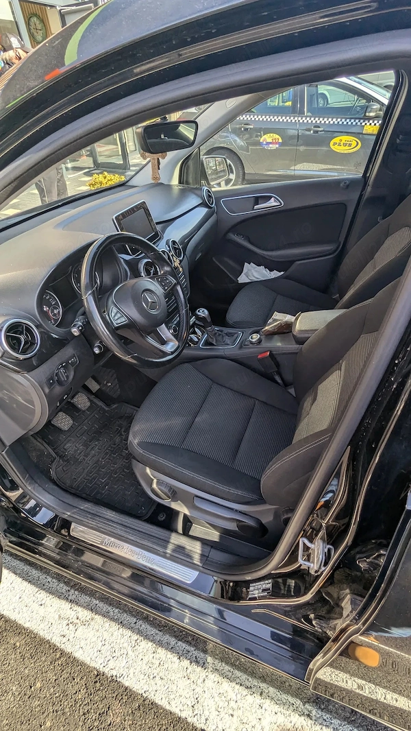Vând Mercedes B 180 CDI