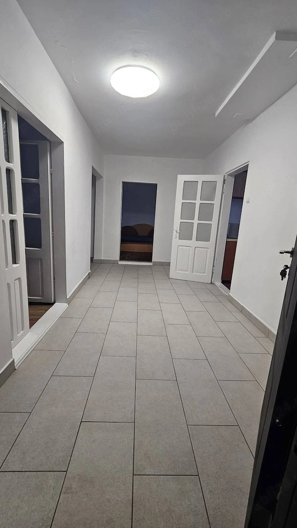Închiriez apartament cu 3 camere decomandate, strada Imparatul Traian — fotografia 2