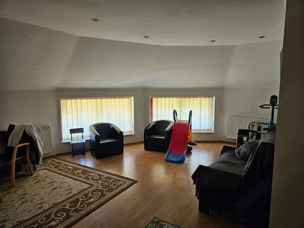 Apartament de închiriat zonă Nord Rm Vâlcea — fotografia 2