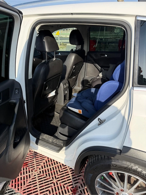 VOLKSWAGEN Tiguan 2011 — imagine 3