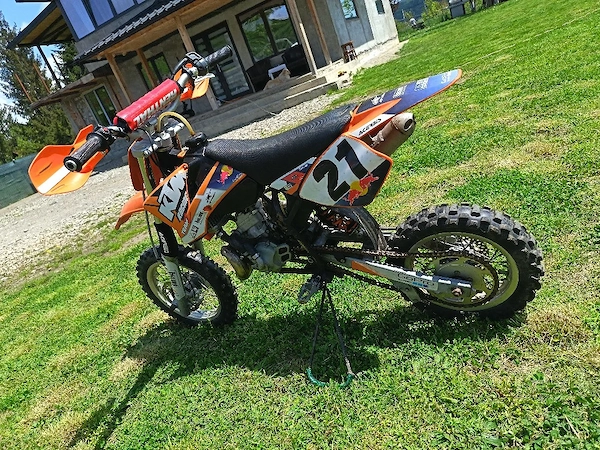 vând motor KTM