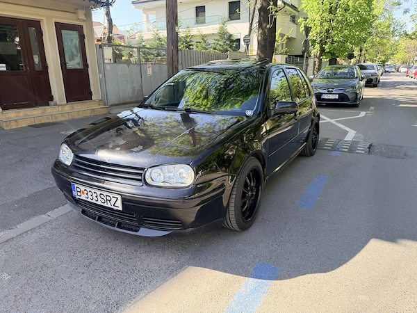 VOLKSWAGEN Golf 2003