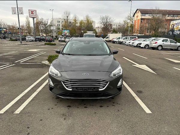 FORD Focus 2020 — imagine 3
