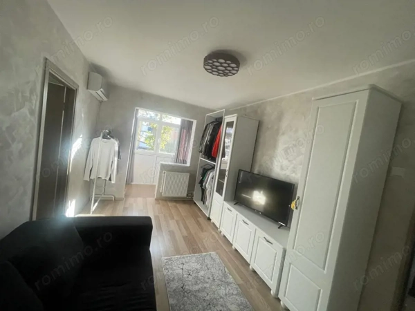 Apartament cu 2 camere, etajul 1, zona Craiovita Noua — fotografia 1