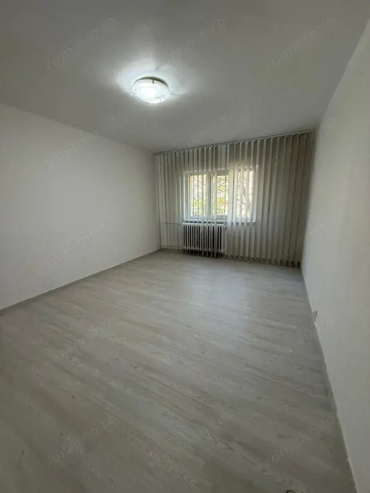 Apartament 2 camere, decomandat, 49 mp, zona Sărari — fotografia 1