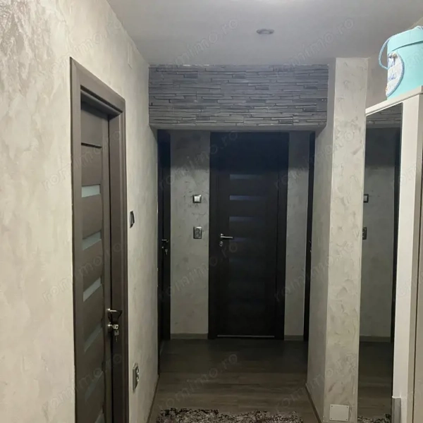 Apartament 2 camere decomandat, zona Segarcea — fotografia 3