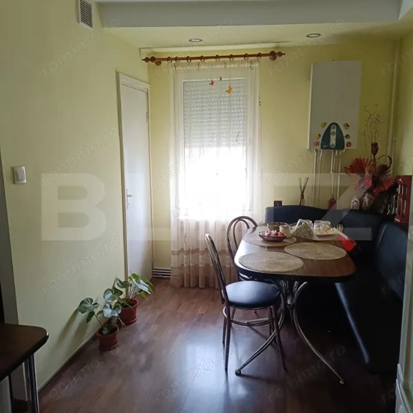 Apartament 2 camere | Etaj 3 | Reghin – Zonă Centrală — fotografia 3
