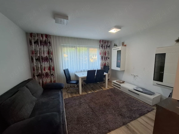 Str. Aurora chirie apartament cu 4 camere, decomandat — fotografia 1