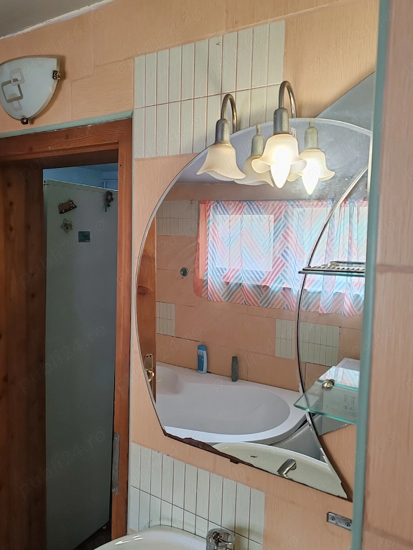 Închiriez apartament 2 camere în casa — fotografia 3