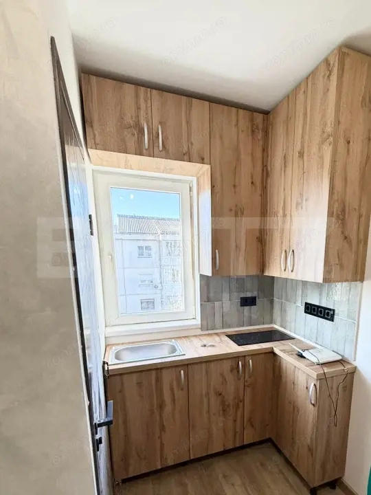 Mini garsoniera moderna, complet renovata – ideala pentru mutare imediata — fotografia 3