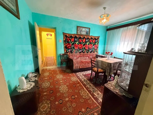 Apartament cu 3 camere, 47mp, etaj intermediar, Cugir — fotografia 1