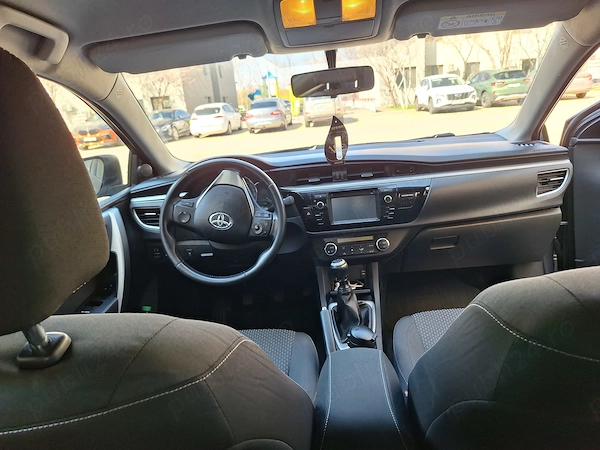 TOYOTA Corolla 2015 — imagine 4