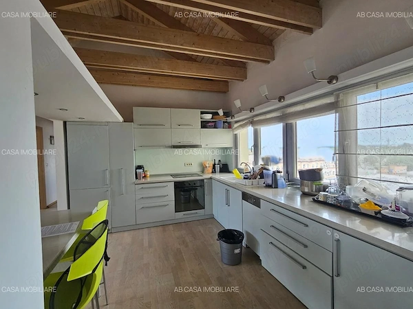 Penthouse deosebit, 136 mp, plus garaj dublu, Complexul Studențesc, comision 0% — fotografia 1