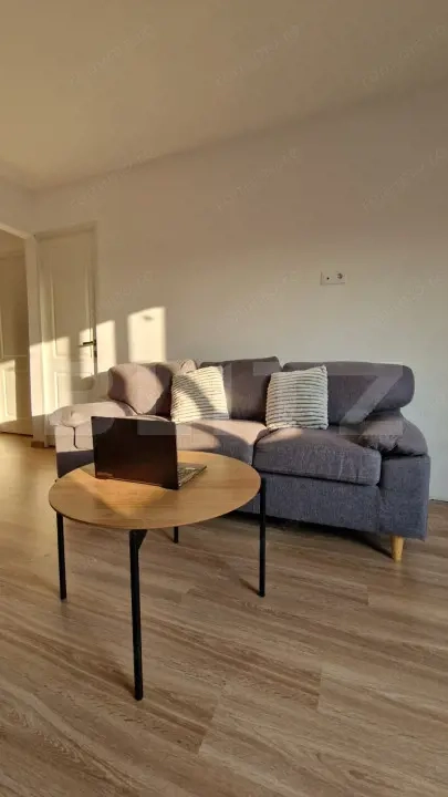 Apartament cu 3 camere, parcare inclusa, curte privata, zona Tineretului — fotografia 1