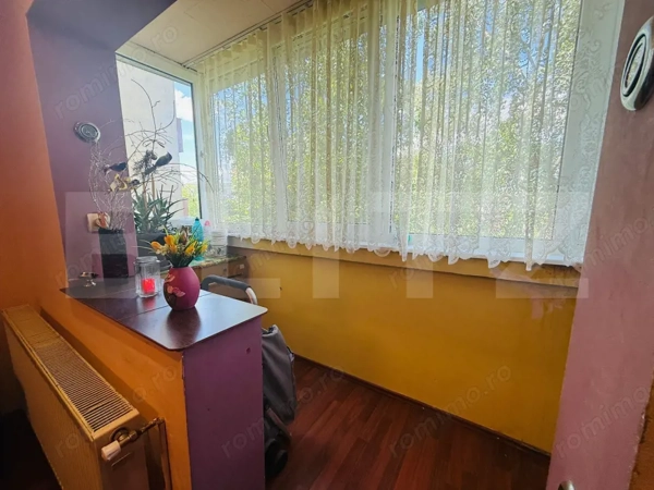 Apartament 4 camere Tractorul/ 2 bai/ 2 spatii de depozitare/etaj intermediar — fotografia 3