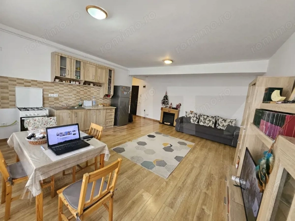 Apartament semidecomandat cu 2 camere, mobilat si utilat, parcare, zona Terra — fotografia 1