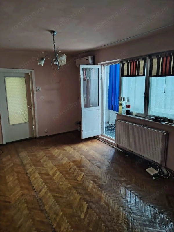 Apartament 2 Camere, Zona Cetatii, Etaj 1, Boxa inscrisa CF, Necesita renovare — fotografia 1
