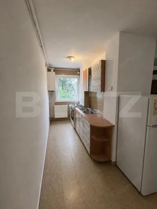 Apartament 3 camere semidecomandat, 50 mp, etaj 2, zona Dambul Pietros — fotografia 2