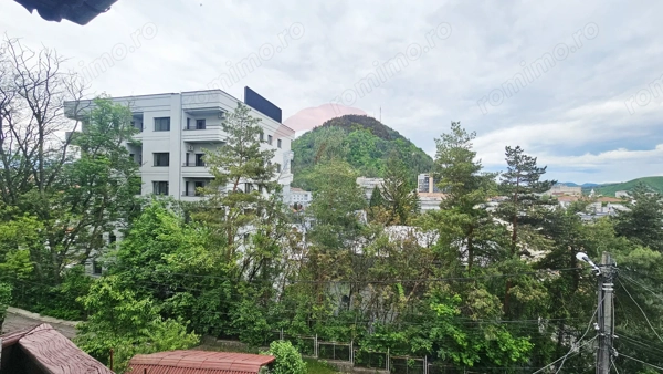 Apartament cu 3 camere de vânzare în zona Central — fotografia 1