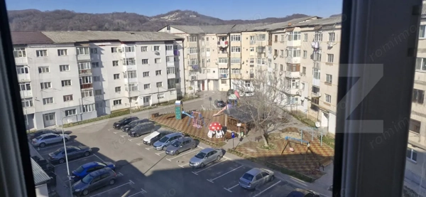🏡 Apartament 3 camere, 67 mp, zonă centrală — fotografia 1