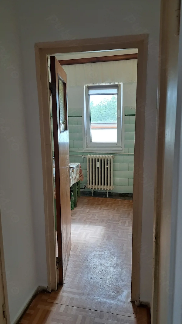 Proprietar Vând apartament 3 camere, Nord Str. Cameliei, 67,4 mp, acte la zi — fotografia 3