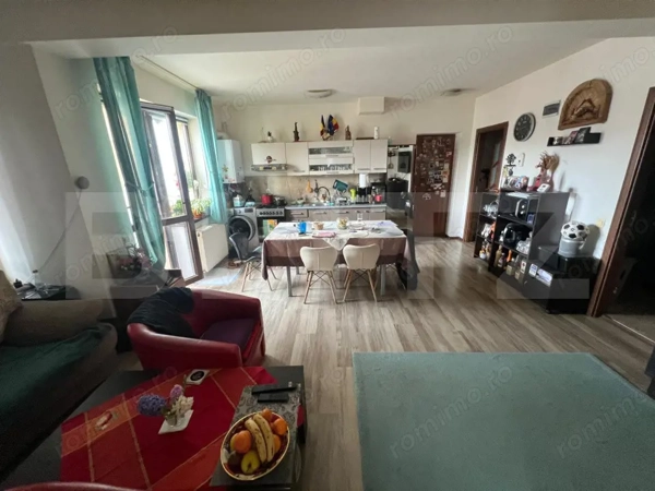 Apartament 3 camere, 60 mp, parcare inclusa, zona Terra — fotografia 1