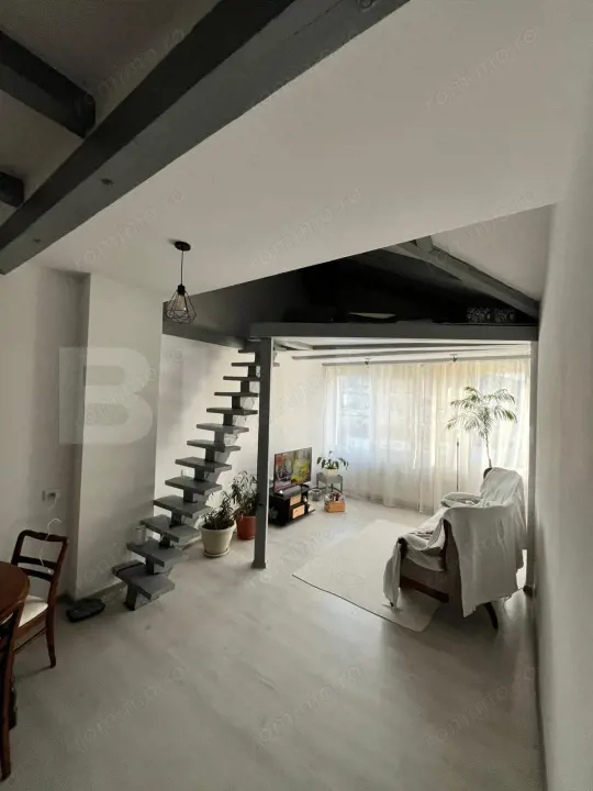 Apartament 4 camere, 100 mp - zona Zăvoi — fotografia 1