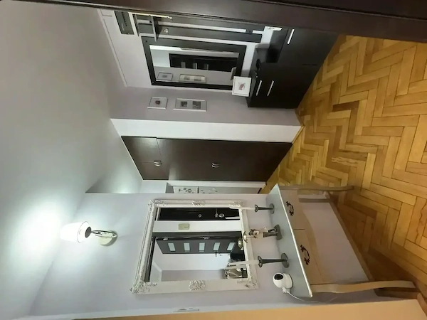 Apartament 3 camere de vânzare — fotografia 1