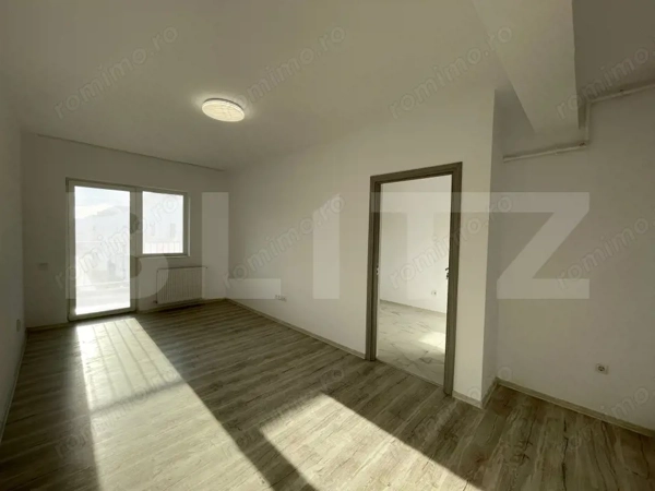 Apartament 1 camera, decomandat, 37 mp, balcon generos, zona Terra — fotografia 1
