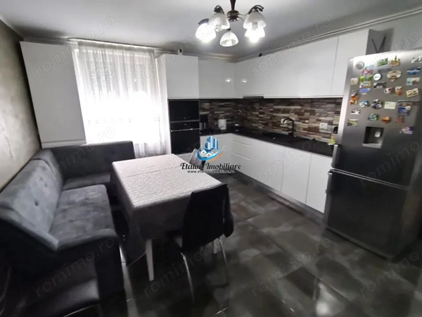 Apartament 3 camere decomandat zona Petrodava, Precista — fotografia 1
