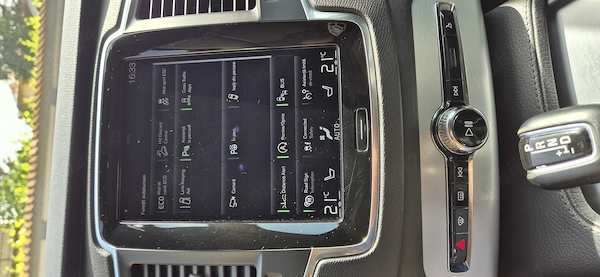 VOLVO XC90 2017 — imagine 3