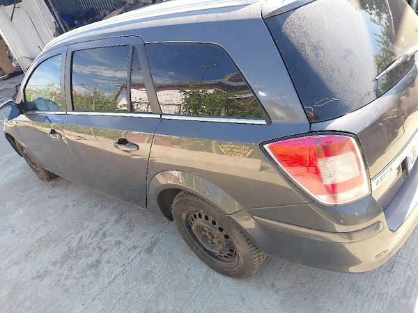 OPEL Astra 2010 — imagine 4
