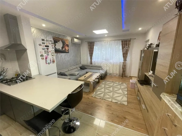 Apartament 3 camere decomandate 2 balcoane zona Brana Selimbar — fotografia 1