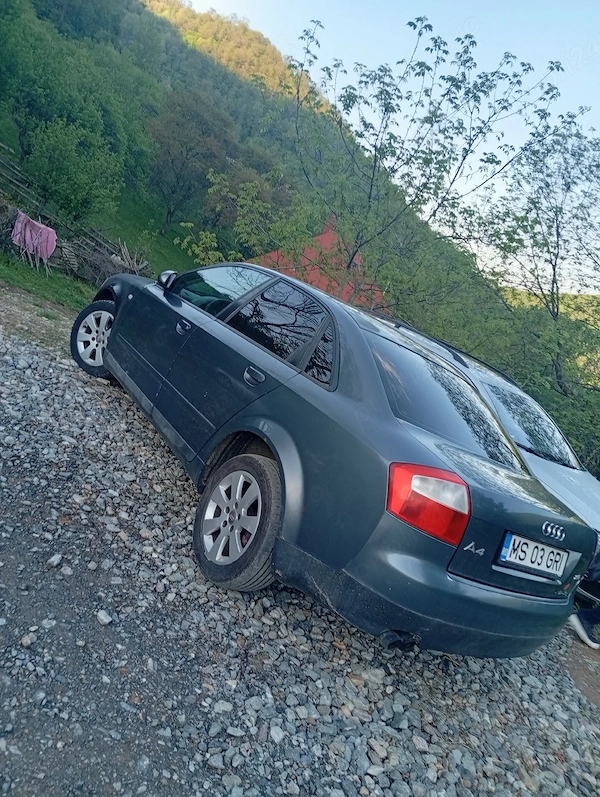 AUDI A4 2004 — imagine 5