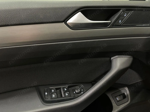 VOLKSWAGEN Passat 2022 — imagine 19