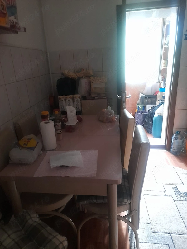 Vând apartament decomandat — fotografia 3