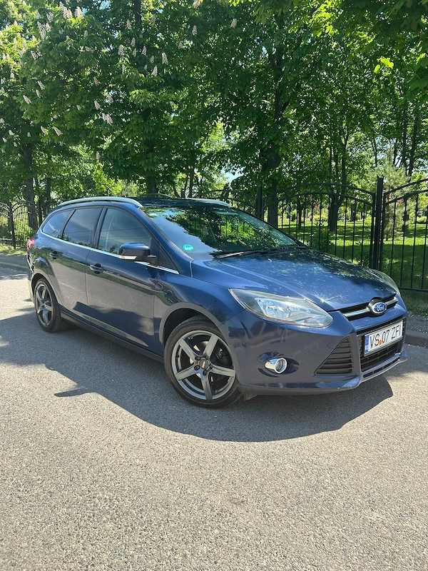 FORD Focus 2014 — imagine 5