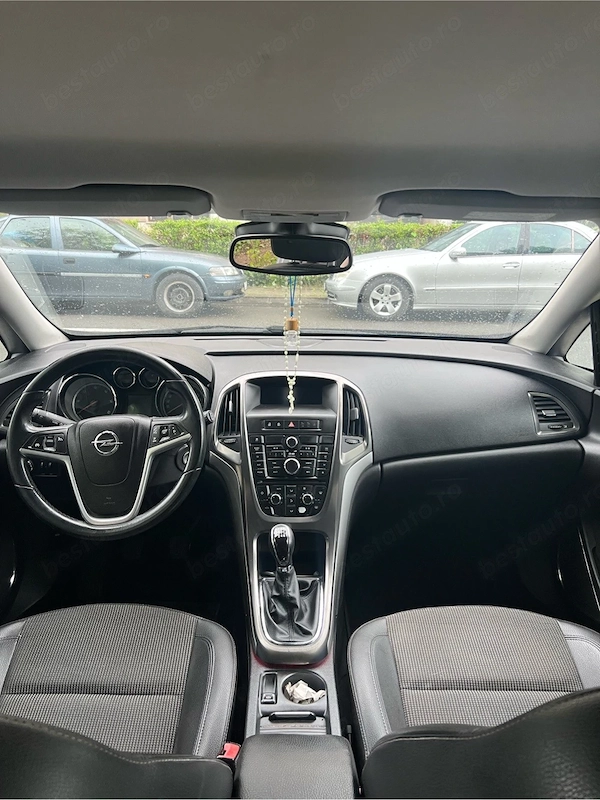 OPEL Astra 2011 — imagine 3