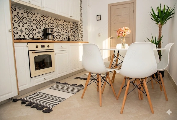 Apartament cu 3 camere et 1 în centru — fotografia 3
