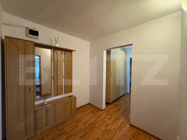 Apartament 3 camere decomandat, Cartier Sărari, zona Henri Coandă — fotografia 1