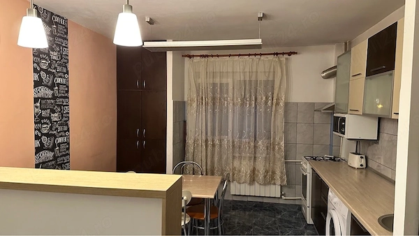 Vand 2 camere metrou Gorjului, Militari — fotografia 3