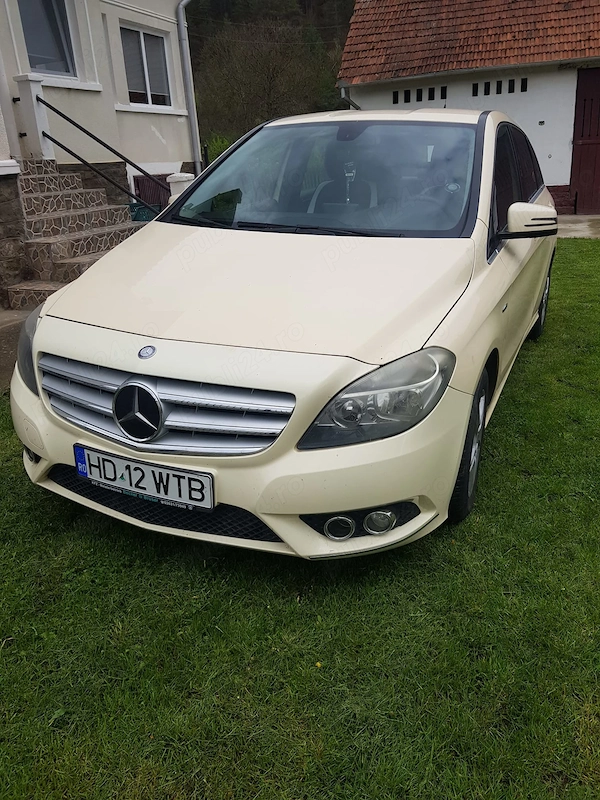 MERCEDES-BENZ B-Class 2012