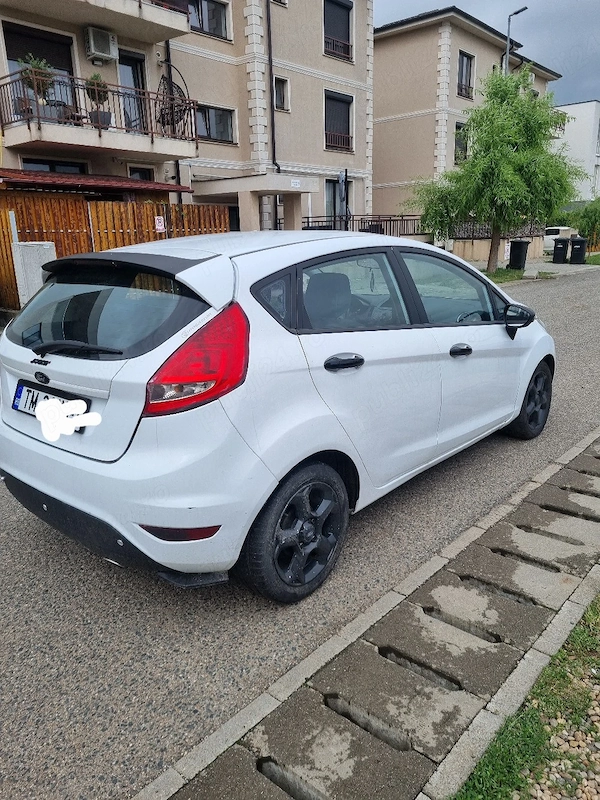 FORD Fiesta 2010 — imagine 2